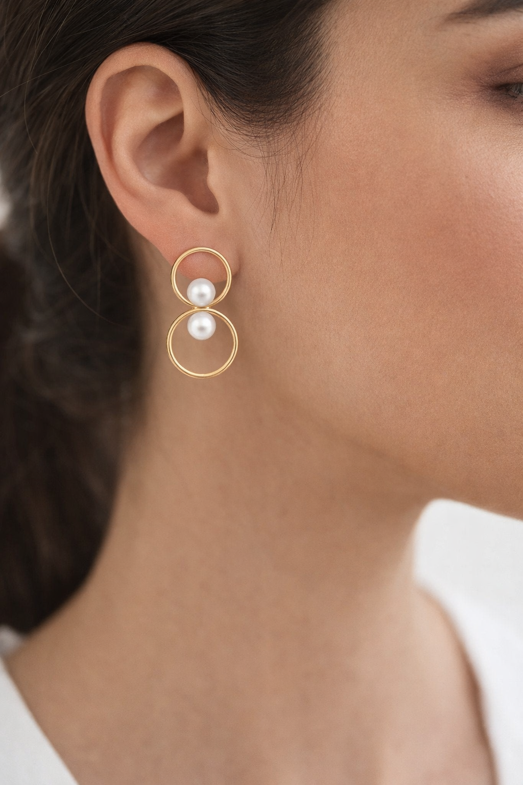 Minimalist Gold Pearl Earrings