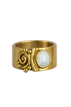 Vintage Moonstone Gold Ring
