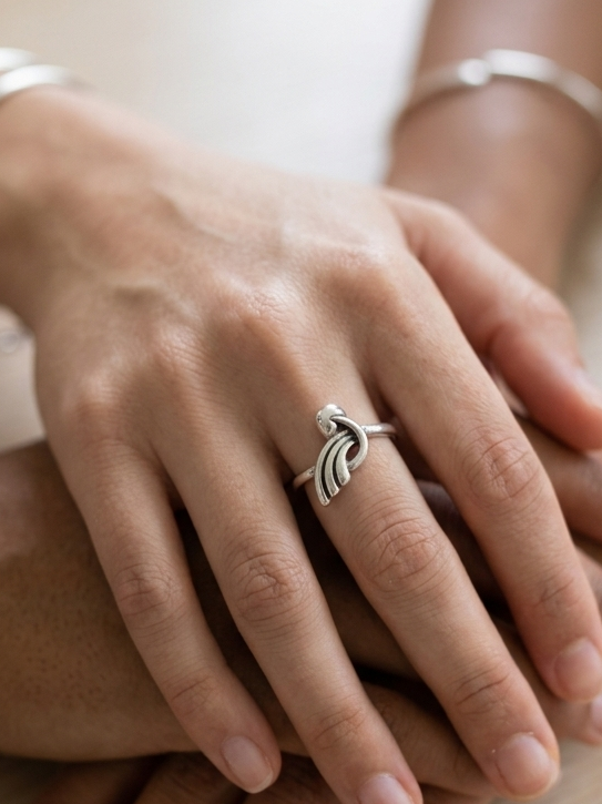 Minimalist Silver Swirl Ring