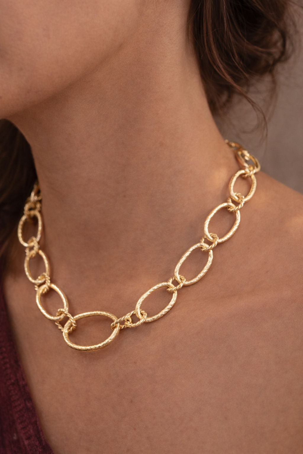 Elegant Hammered Link Statement Necklace