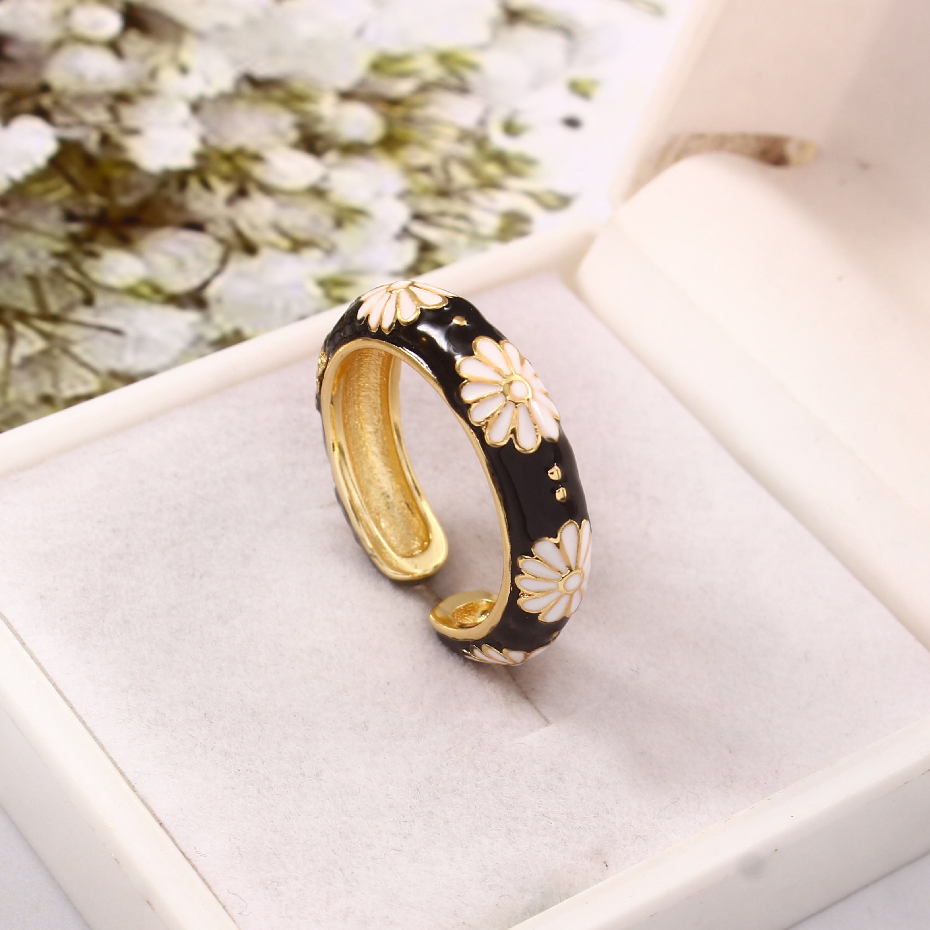 Daisy Noir Enamel Ring