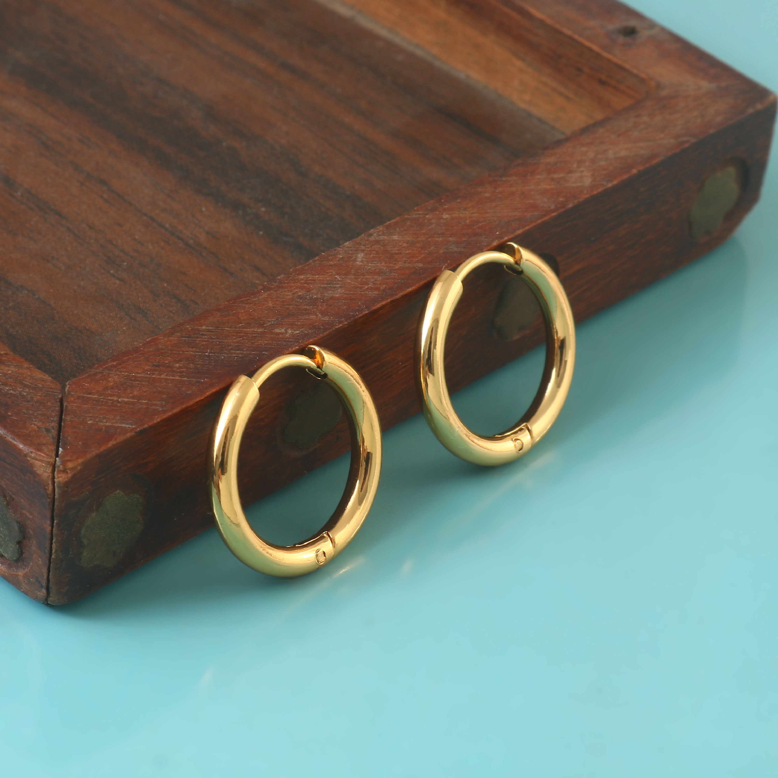 Petite Tube Hoop-Look Studs