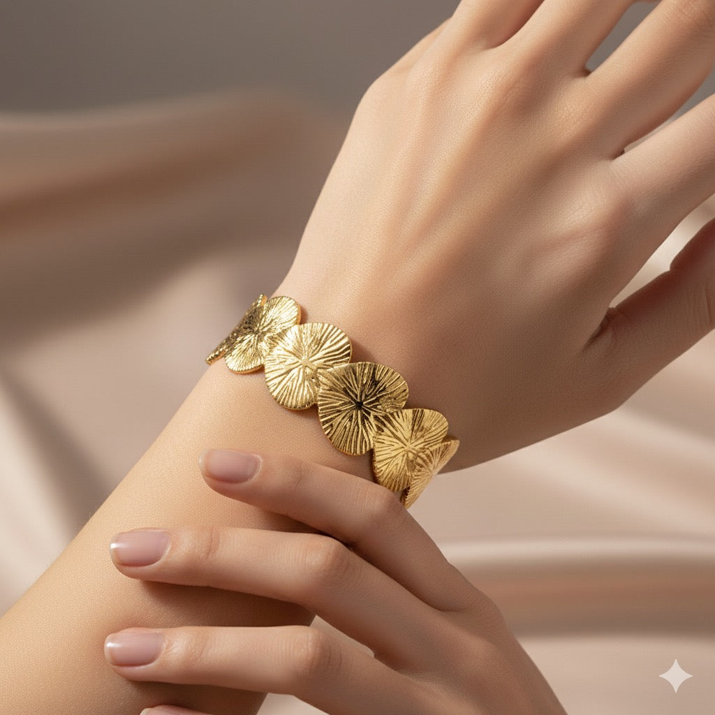 Clover Cluster Cuff