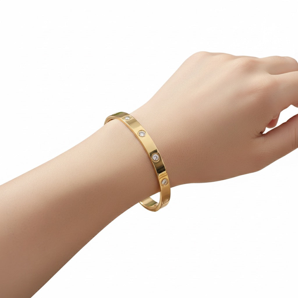 Classic Screw Motif Bangle